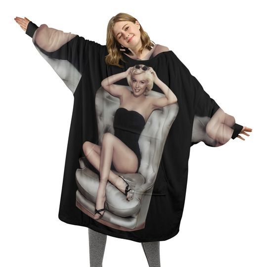 Discover Marilyn Monroe Hoodie Blanket
