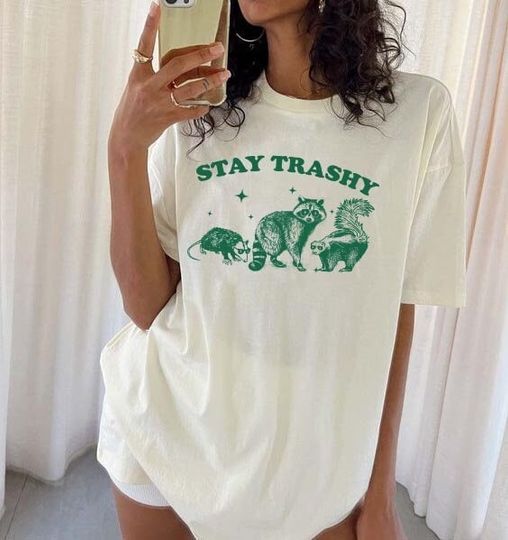 Discover Stay Trashy Funny Meme Graphic Vintage Raccoon Opossum Skunk T-Shirt