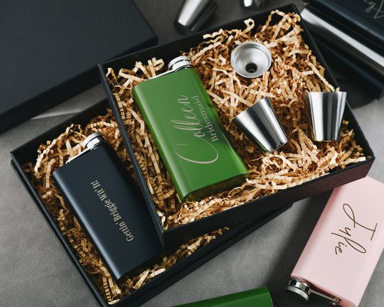 Discover Personalised rectangular flasks, Whiskey Flask for Discerning Tastemakers