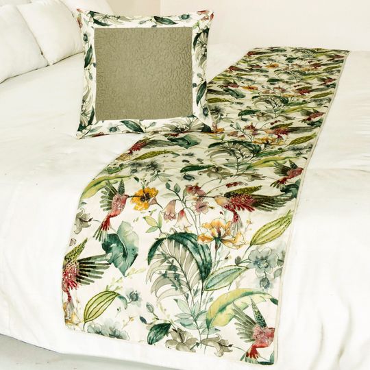 Discover King / Queen / Twin Ivory Multi Color Bed Runner with Decorative Throw Pillow Cover
