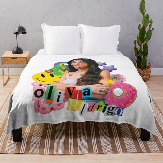 Discover Olivia Guts World Tour Sour Spill Ur Vampire Throw Blanket