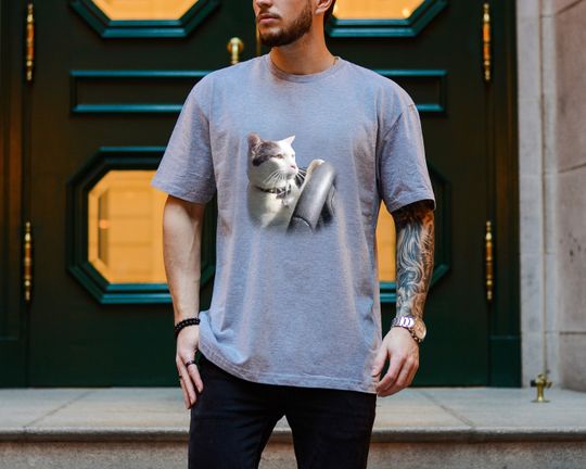 Discover Cat Driving A Car Instagram Katze T-Shirt