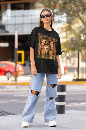 Discover Evan Peters Classic 90s T-Shirt