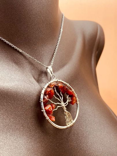 Discover Tree of Life Elegance: Symbolism and Style in Every Necklace