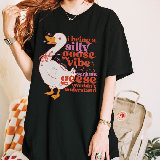 Discover Silly Goose Vibes Funny Meme Baggy T-Shirt, Cute Bird Quote Shirt