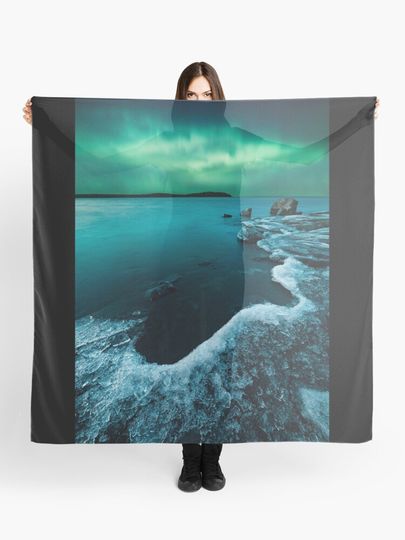 Discover Ice on the lake shore and northern lights landscape | Scarf
