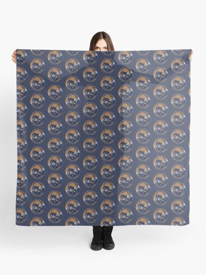 Discover Night foxes | Scarf