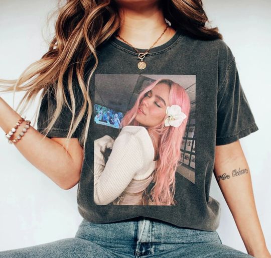 Discover Karol G Vintage T-Shirt, Maana Ser Bonito