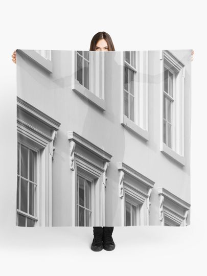 Discover Black&White | Scarf
