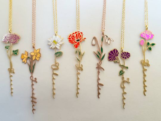 Discover Personalized Gold Name Necklace with Birth Flower