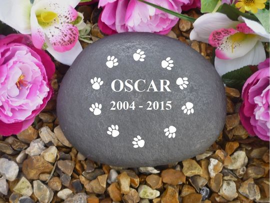 Discover Personalised Pebble (Stone Effect) Large - Pet Memorial - Weatherproof - Paw Print Circle