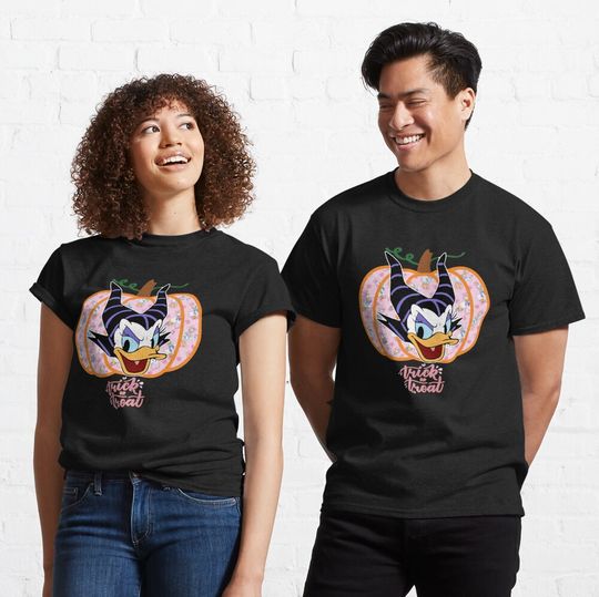 Discover Amazing and SpookyDaisy Duck design Classic T-Shirt
