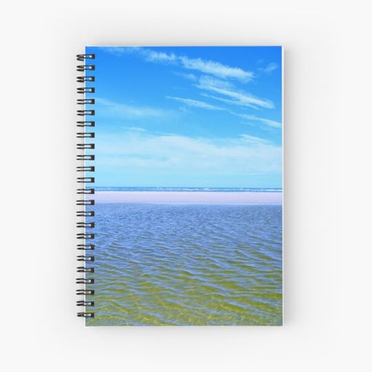 Discover sea, waves and shoal