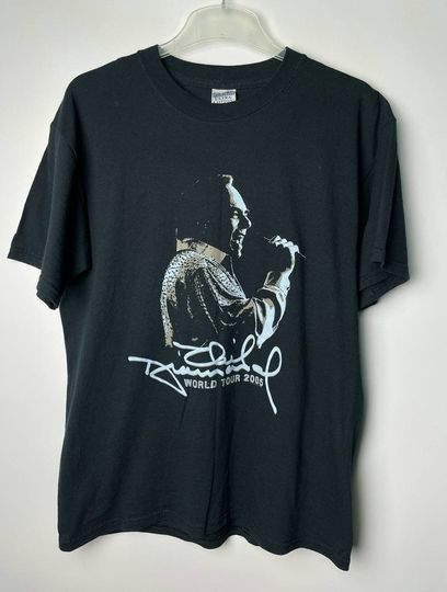 Discover Vintage Neil Diamond 2005 World Tour t-shirt