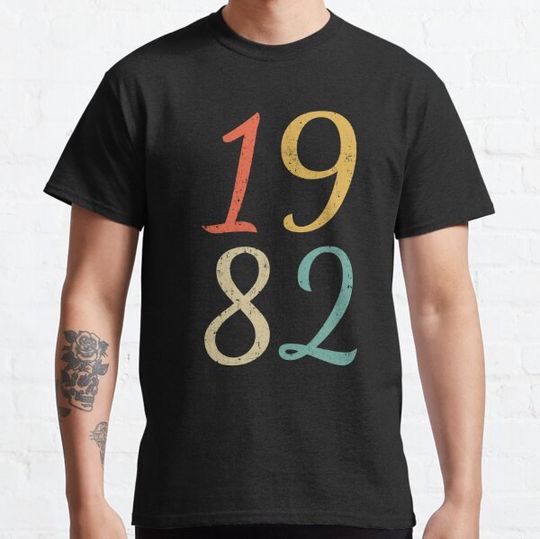 Discover Classic Vintage Style 1982 Birthday Distressed