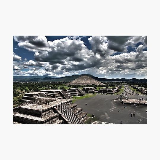 Discover Avenue of the Dead