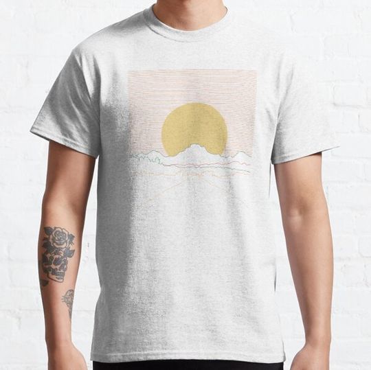 Discover Linear sunset over the mountains
