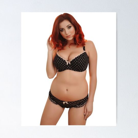 Discover Lucy Vixen