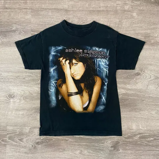 Discover Ashlee Simpson Autobiography T-Shirt