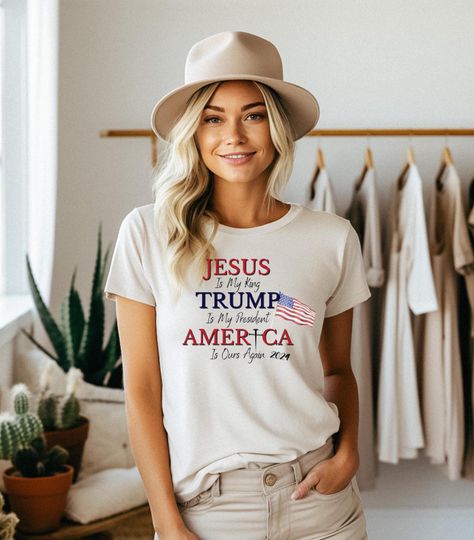 Discover Jesus is my King Trump is my President Tee