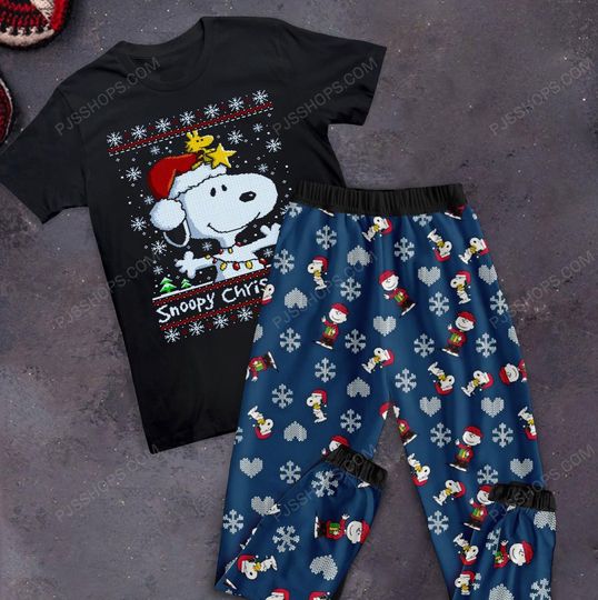 Discover Snoopy Family Christmas Pajama Set