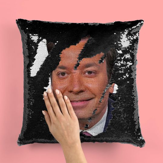 Discover JIMMY FALLON - Fan Sequin Pillowcase
