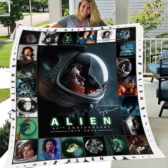 Discover Alien Blanket Alien Movies Fleece Sherpa Blanket 45th anniversary Ellen Ripley