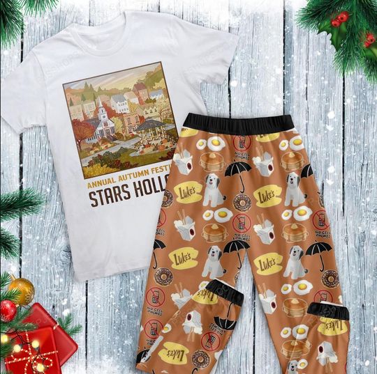 Discover Gilmore Girls Star Hollow Pajamas Set