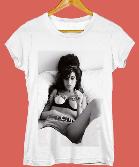 Discover Amy Winehouse Woman Tshirt