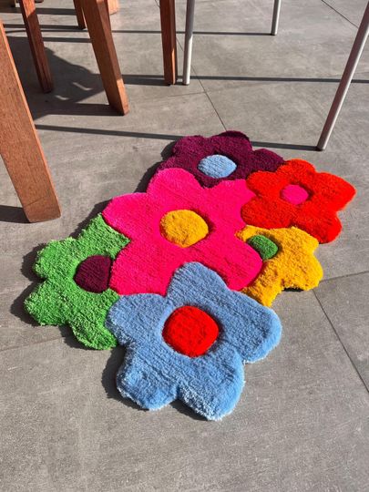 Discover Colorful Flower Shaped Rug - Handmade Tufted Floral Rug for Boho Decor