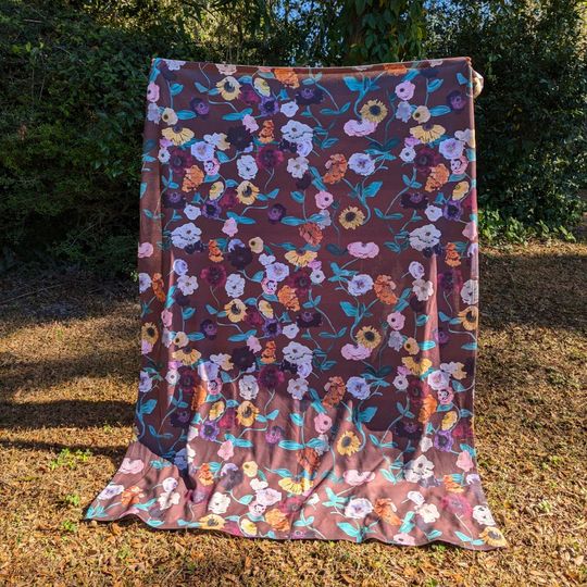 Discover Eras Piano Blanket with Floral Design for Fans