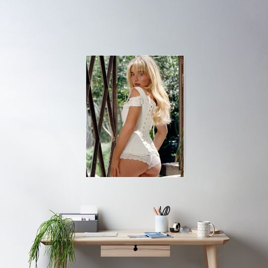 Discover short n sweet Poster