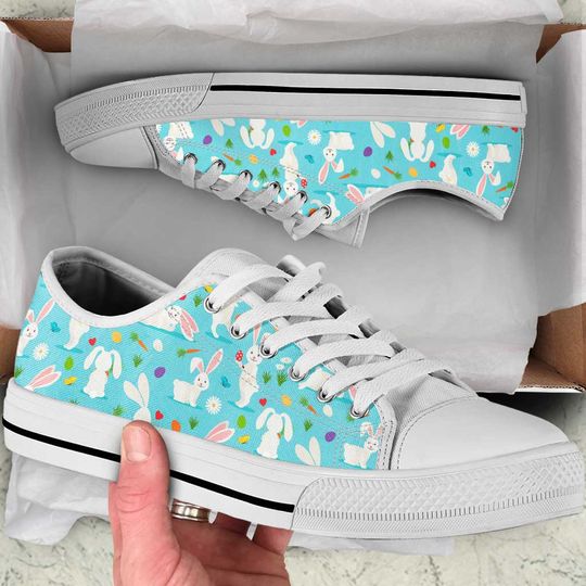 Discover Cute Bunny Women's Low Top Sneaker