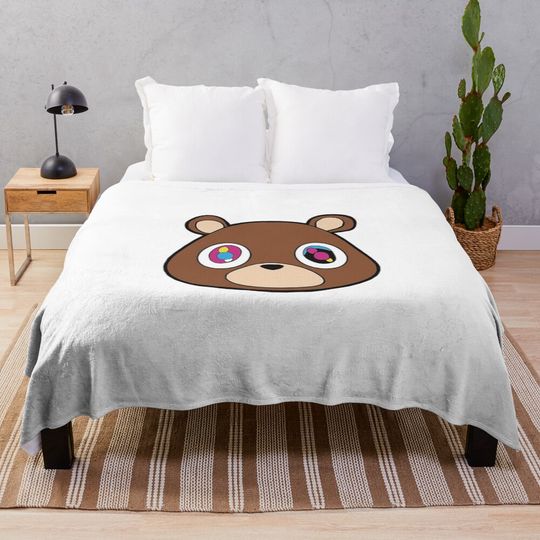 Discover Cutie Bear Throw Blanket