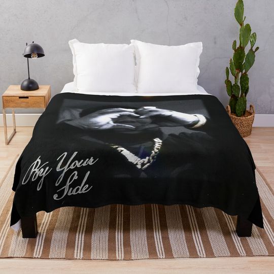 Discover Sisimu Throw Blanket