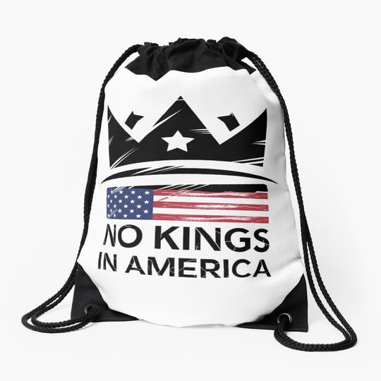 Discover No kings in America Drawstring Bag