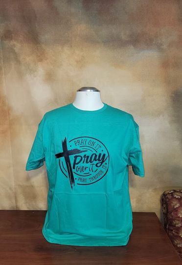 Discover Pray on it T-shirt