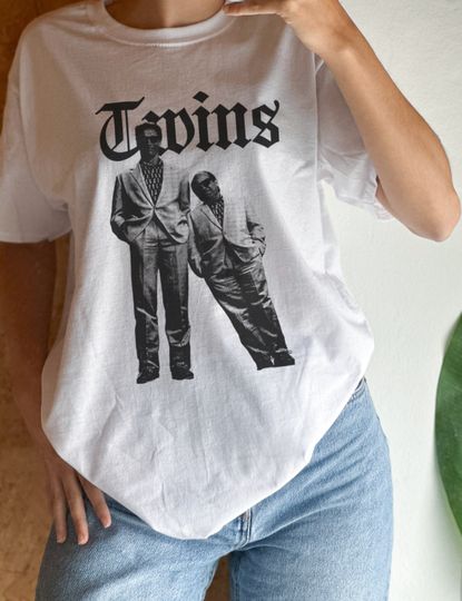 Discover Twins - Danny Devito &  Arnold Schwarzenegger Homage T-shirt