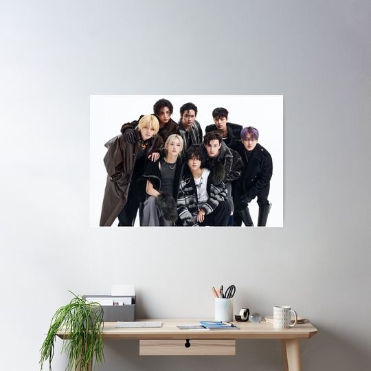 Discover Stray Kids GIANT