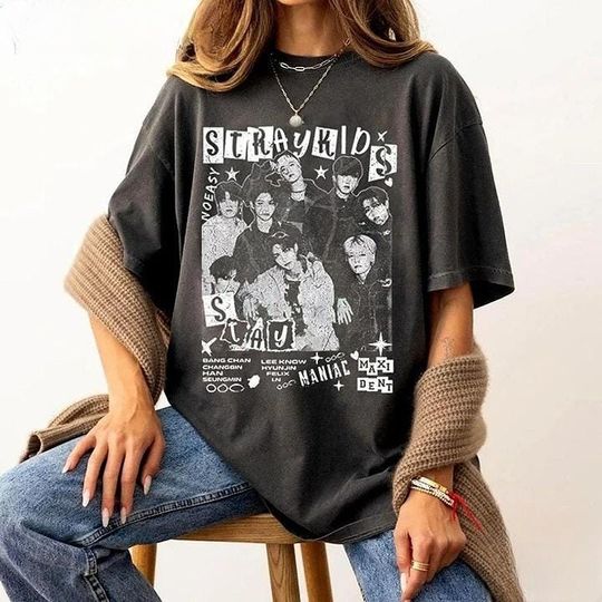 Discover Vintage Stray Kids World Tour 2025 Comfort Color T-Shirt Maniac Kpop Concert Fan Made 2025 Shirt