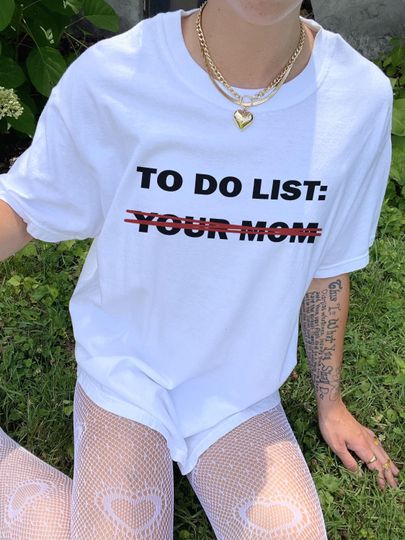 Discover To Do List: Your Mom Cursed T-Shirt Y2K Tee Funny TShirt Ironic Twitter Meme Shirts