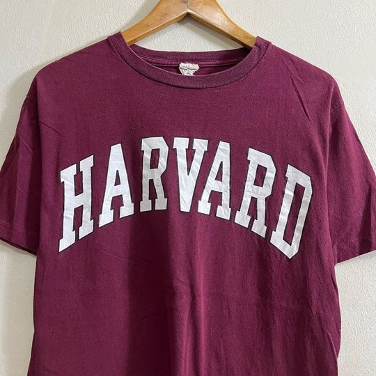 Discover Vintage Harvard University shirt