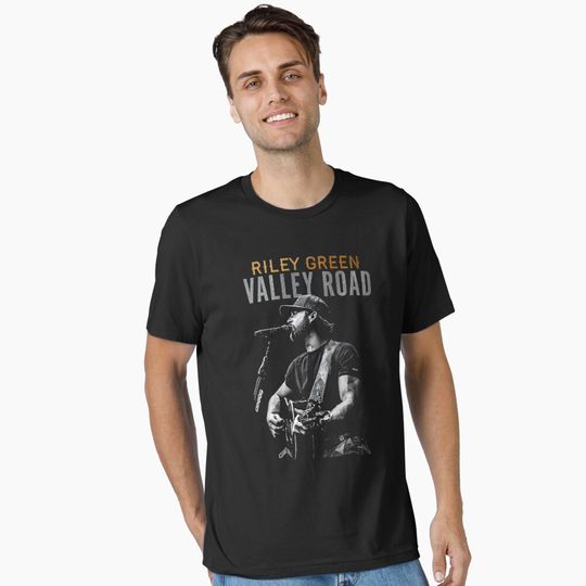 Discover Tour 2025 Country Music Essential T-Shirt