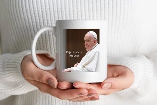 Discover Rip Pope Francis 1936 2025 Coffee Mug