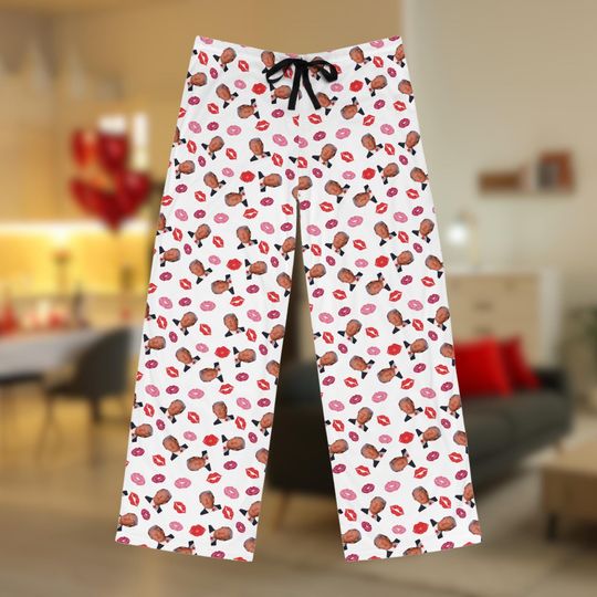 Discover Valentine Kissing Donald Trump Pajama Pants