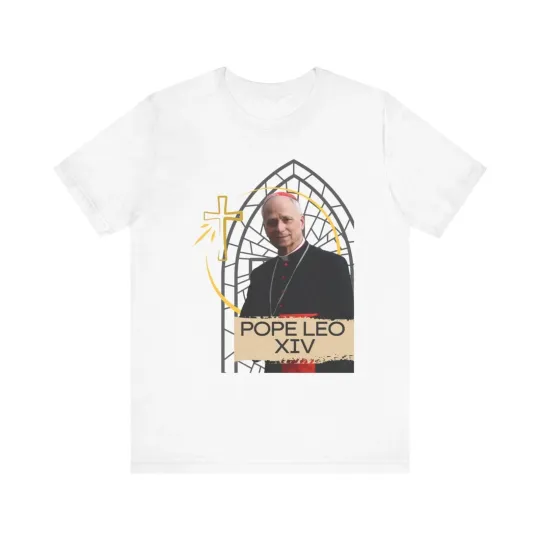 Discover Pope Leo XIV Graphic T-shirt - Pope LEO XIV THANK YOU FATHER T-Shirt