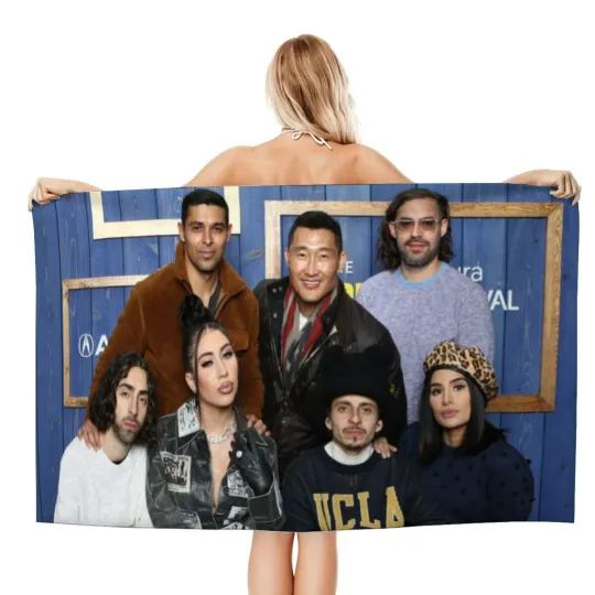 Discover Kali Singer Uchis Gifts Beach Towel for Women Girl Or Boys Birthday