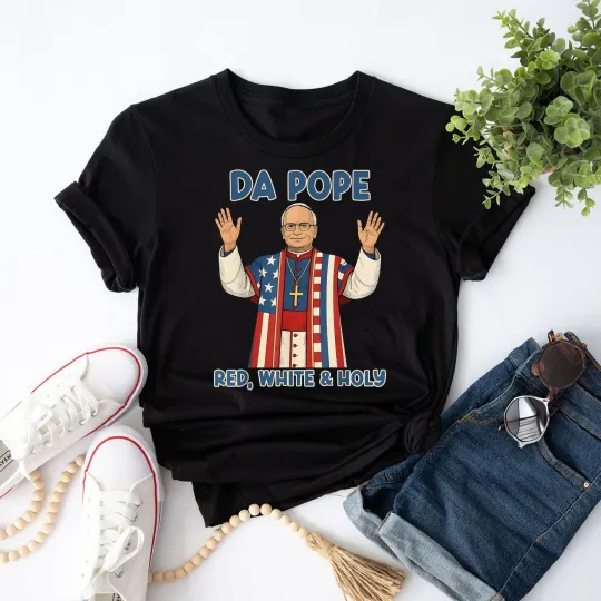 Discover Red White Holy Da Pope From America Chicago Pope Leo XIV T-Shirt