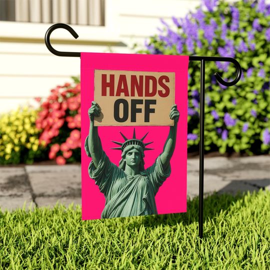 Discover Statue of Liberty holding Resist sign - Garden Flag, Banner Flag - Anti-Trump, Pro Women's Rights, Feminist Flag