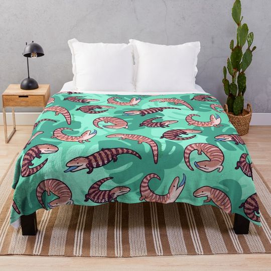 Discover Blue Tongue Skink Throw Blanket